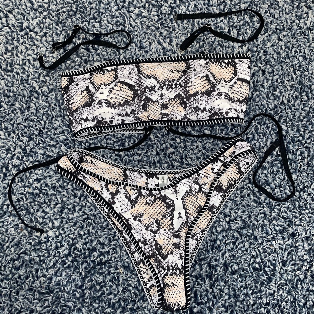 Zaful Lace-Up Snakeskin Bandeau small